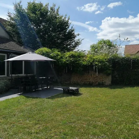 Hébergement de vacances Cusey, 4 Pièces, 8 Personnes - Fr-1-611-66 *
